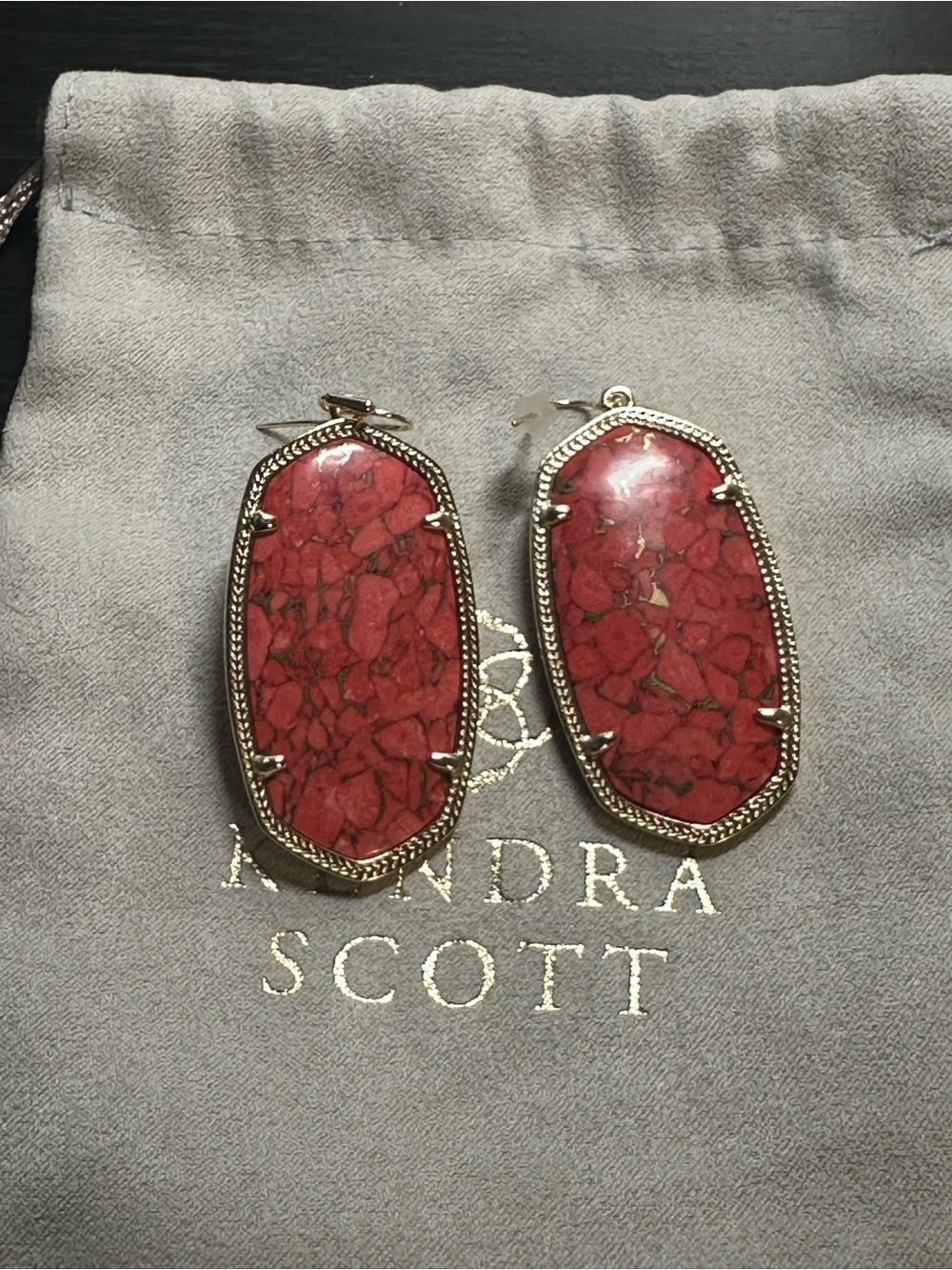 EUC Kendra Scott Bronze Veined Red Magnesite Darby in Gold frames - Picture 6 of 7
